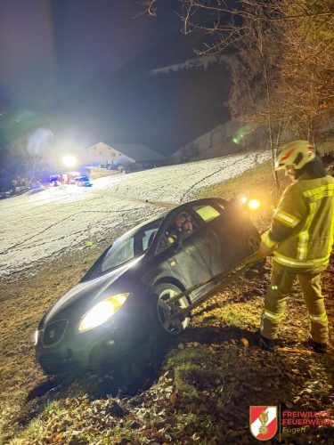 FF-Fuegen- -Fahrzeugbergung-03