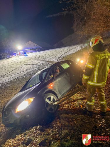 FF-Fuegen- -Fahrzeugbergung-05