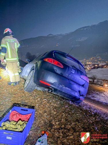 FF-Fuegen- -Fahrzeugbergung-11