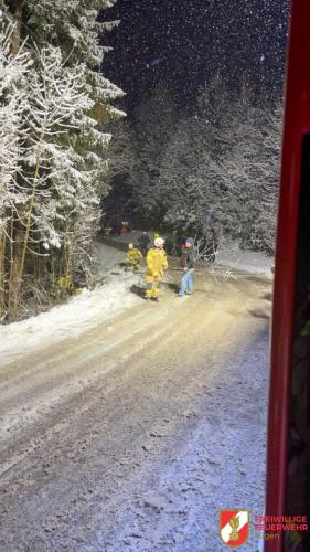 FF-Fuegen- -Fahrzeugbergung