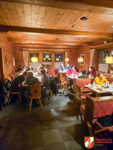 FF-Fuegen- -Nikolauskraenzchen-2