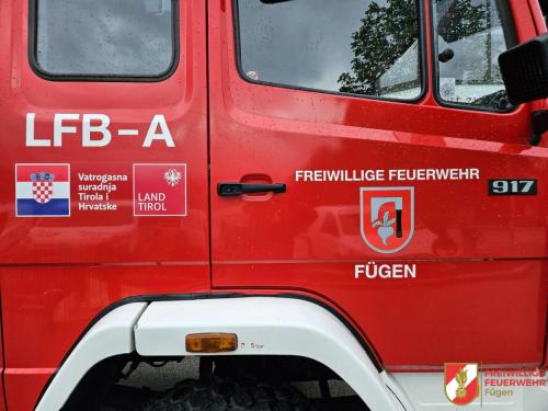 FF-Fuegen- -Uebergabe-LFB-11