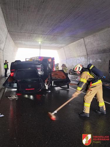 FF-Fuegen- -Unfall-Unterfuehrung-4