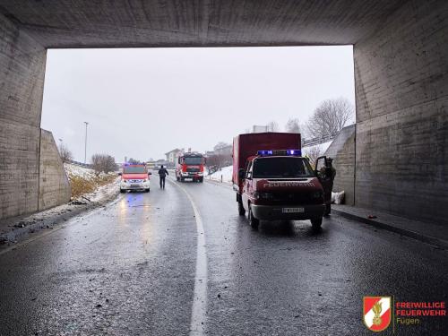 FF-Fuegen- -Unfall-Unterfuehrung-6