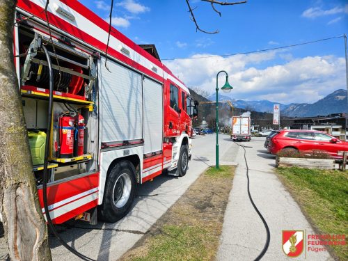 FFW-Fuegen-Brand-KFZ-5